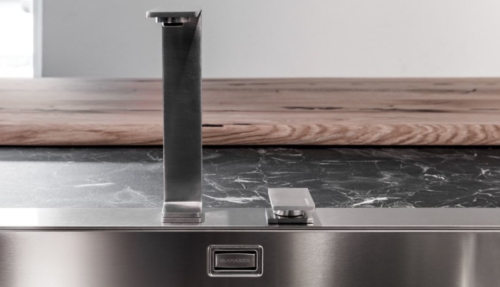 Cucine - Cucine moderne - cucina con gola - Gentili Group - Time gola - lacccato seta opaco - laminato hpl - nero